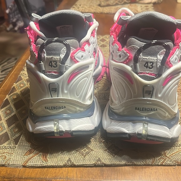 Selling All my Designer Will Go lower on price if needed Just let me know - Picture 3 of 3